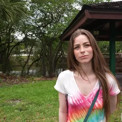 Renee Rose en 'Bangbros' Pies bonitos, carne grande (Miniatura 675)