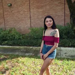 Reyna DeLaCruz en Novia infiel folla por dinero (foto 375) Reyna DeLaCruz en 'Bangbros' Novia infiel folla por dinero (Miniatura 375)