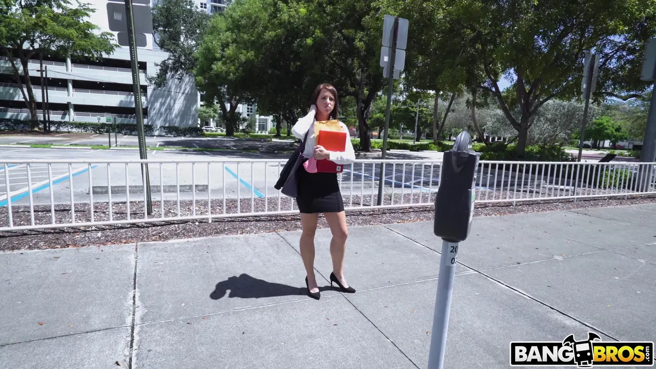 Bangbros 'Abogado pervertido folla por dinero' protagonizando Riley Jacobs (foto 20)