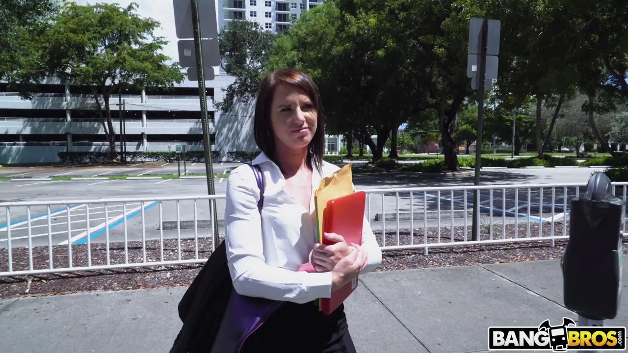 Bangbros 'Abogado pervertido folla por dinero' protagonizando Riley Jacobs (foto 40)