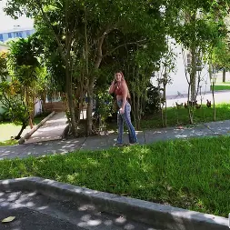 Riley Reign en 'Bangbros' Si me muestras el tuyo (Miniatura 75)