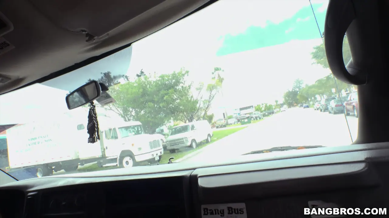 Bangbros 'De la caña de pescar a la caña de carne' protagonizando Riley Star (foto 1)