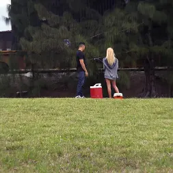 Riley Star en 'Bangbros' De la caña de pescar a la caña de carne (Miniatura 66)