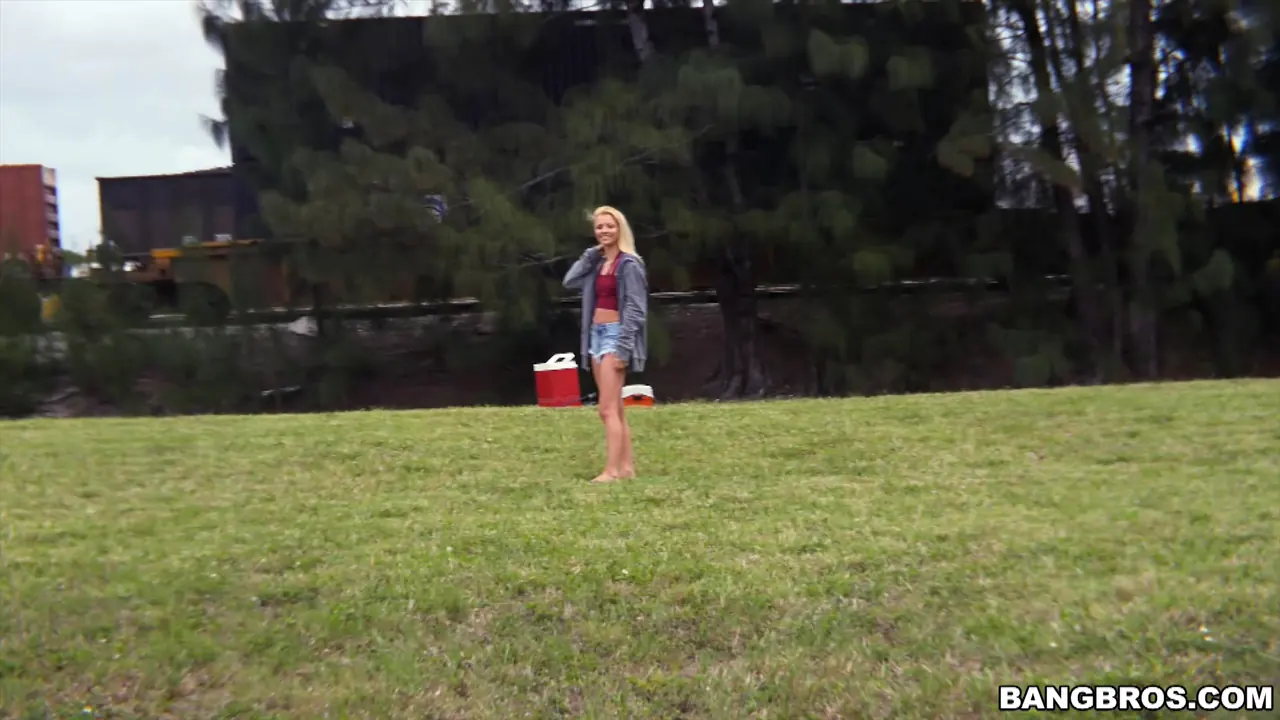 Riley Star en 'De la caña de pescar a la caña de carne' from 'Bangbros' (foto 165) Bangbros 'De la caña de pescar a la caña de carne' protagonizando Riley Star (foto 165)