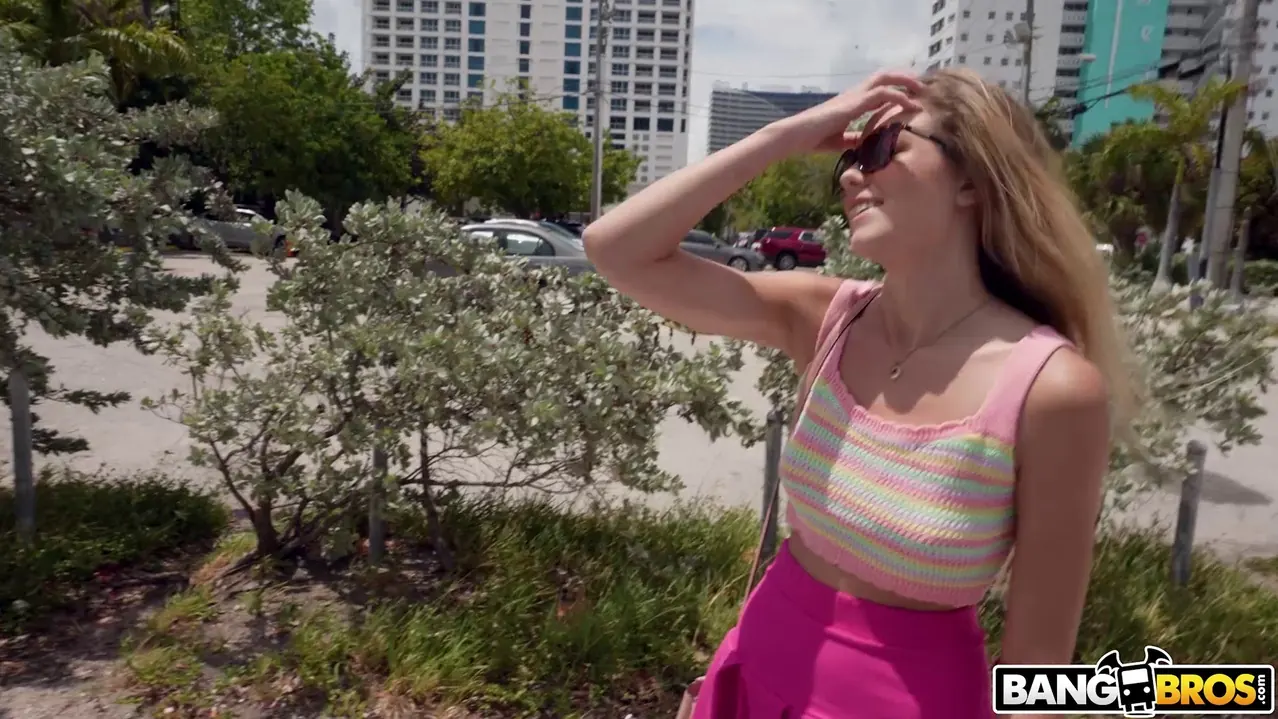 River Lynn en 'Gatito introvertido' from 'Bangbros' (foto 75) Bangbros 'Gatito introvertido' protagonizando River Lynn (foto 75)