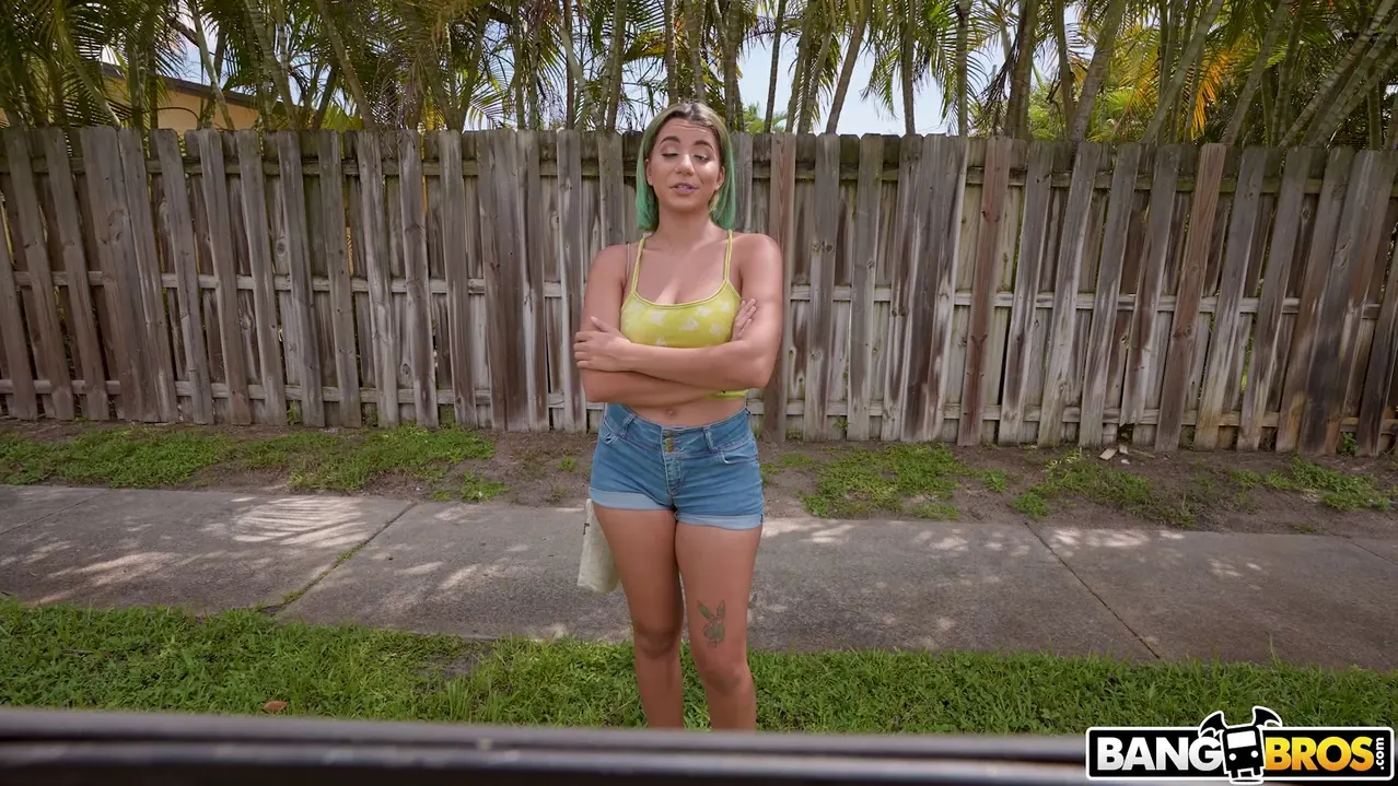 Bangbros 'Syrian Chick Fucks For Cash' starring Roxie Sinner (Photo 1125)