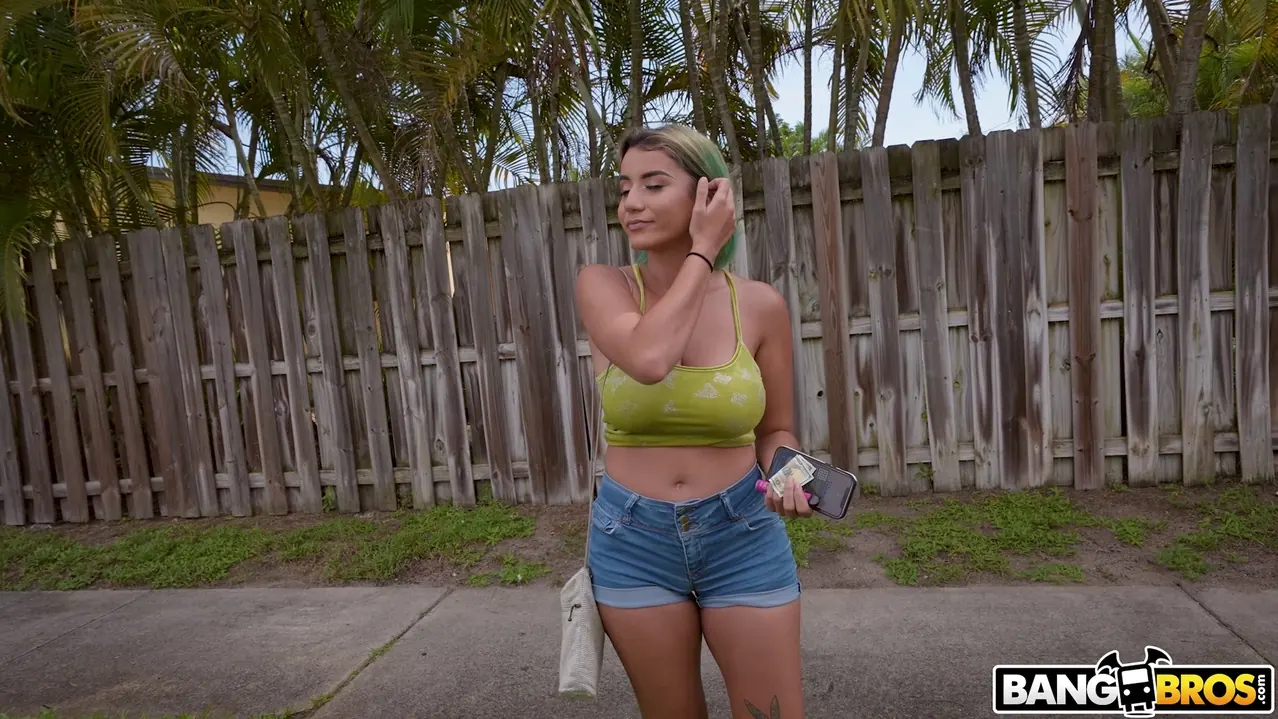 Bangbros 'Syrian Chick Fucks For Cash' starring Roxie Sinner (Photo 375)