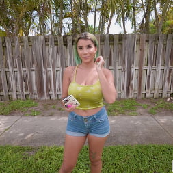 Roxie Sinner in 'Bangbros' Syrian Chick Fucks For Cash (Thumbnail 975)