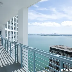 Samantha 38G in 'Bangbros' Remastered: Sex in the City (Thumbnail 1)