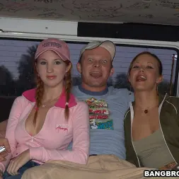 Sandra en 3 veces xxx (foto 10) Sandra en 'Bangbros' 3 veces xxx (Miniatura 10)