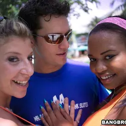 Sara Jay en ¡Buenos tiempos! (foto 12) Sara Jay en 'Bangbros' ¡Buenos tiempos! (Miniatura 12)