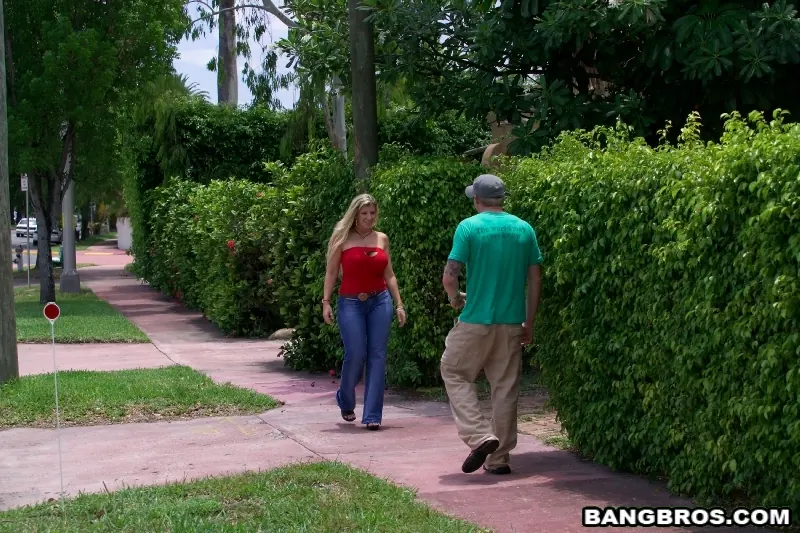 Sara Jay en 'Sara Jay' from 'Bangbros' (foto 1) Bangbros 'Sara Jay' protagonizando Sara Jay (foto 1)