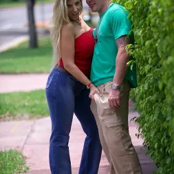 Sara Jay en Sara Jay (foto 30) Sara Jay en 'Bangbros' Sara Jay (Miniatura 30)