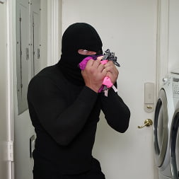 Sara Jay in 'Bangbros' fucks the thief (Thumbnail 78)