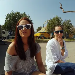 Sarah en 'Bangbros' Morena de grandes tetas se deja follar en público (Miniatura 90)