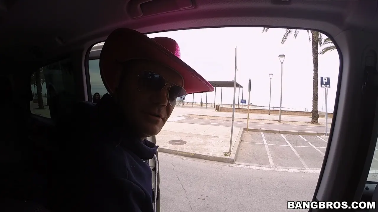 Bangbros '¡¡¡Nacho se apodera del autobús!!!' protagonizando Sarah (foto 33)