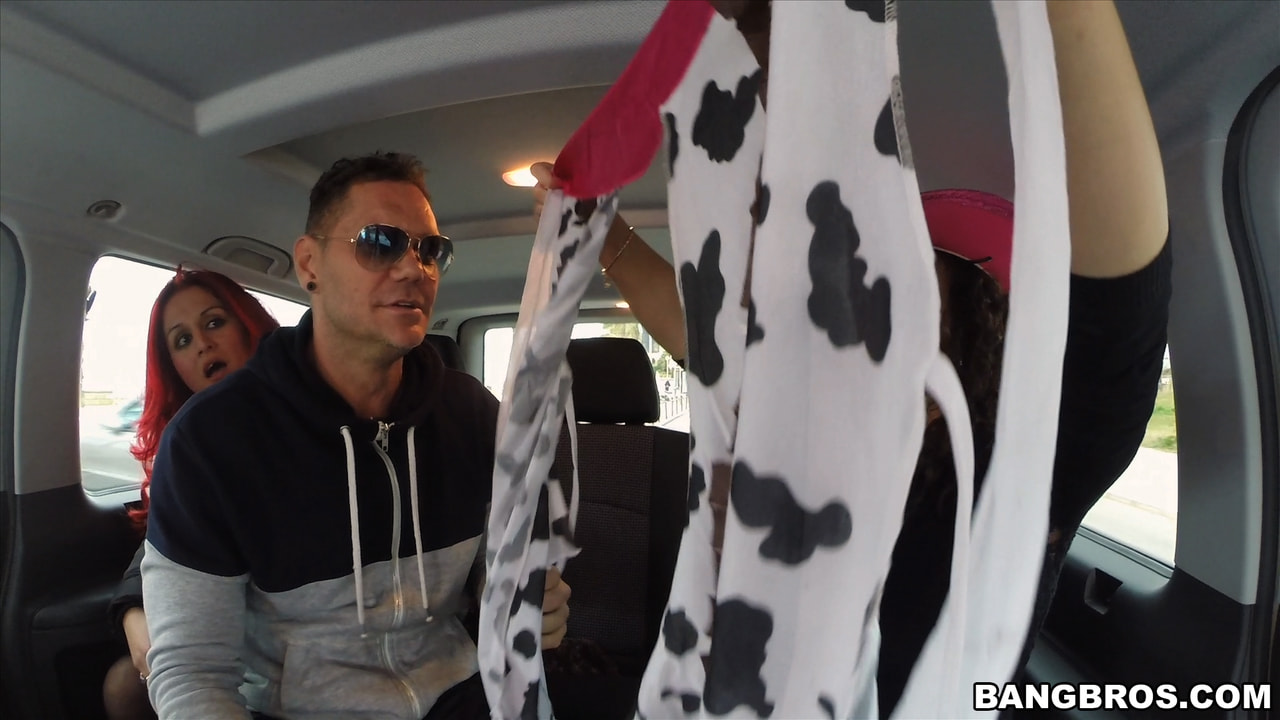 Bangbros '¡¡¡Nacho se apodera del autobús!!!' protagonizando Sarah (foto 165)