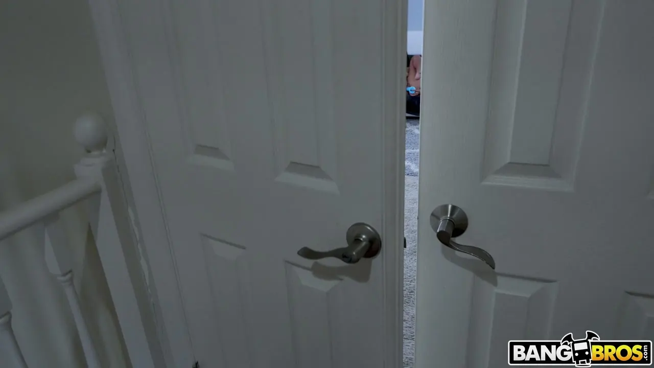 Bangbros 'Scarlit se folla a su hermanastro' protagonizando Scarlit Scandal (foto 1)