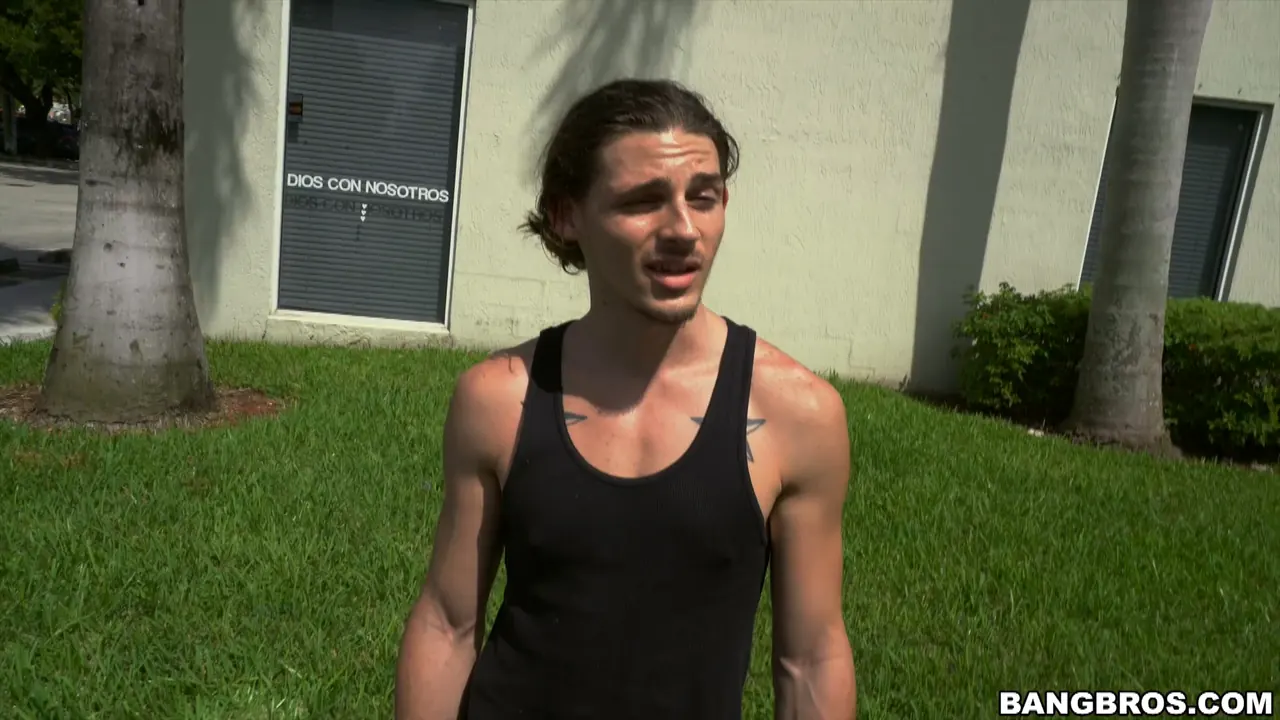 Bangbros 'brings all the boys to the bus' protagonizando Selena Santana (foto 66)