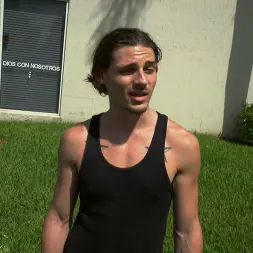 Selena Santana en 'Bangbros' brings all the boys to the bus (Miniatura 66)