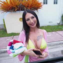 Selina Garcia in 'Bangbros' Selina Gets Fucked by a Pornstar (Thumbnail 204)