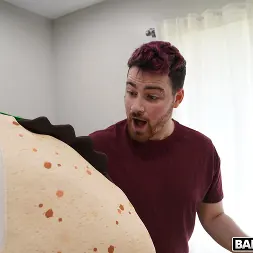 Serena Santos en 'Bangbros' Pene o trato (Miniatura 115)