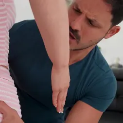 Sienna Santana en 'Bangbros' Insaciable sexbot adora rebotar sobre la polla (Miniatura 38)