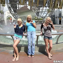 Skylar Price en Gang bang en el parque (foto 132) Skylar Price en 'Bangbros' Gang bang en el parque (Miniatura 132)