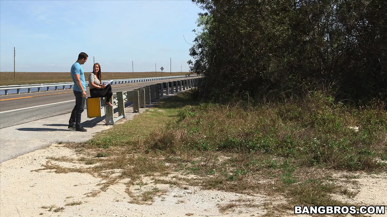 Bangbros 'Las tetas en el autobús suben y bajan, suben y bajan...' protagonizando Skyler Luv (foto 99)