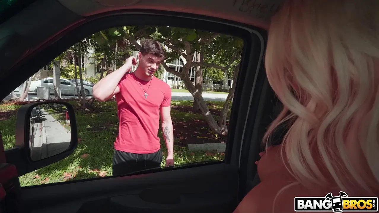 Bangbros 'Reverse Bus!' starring Slimthick Vic (Photo 140)