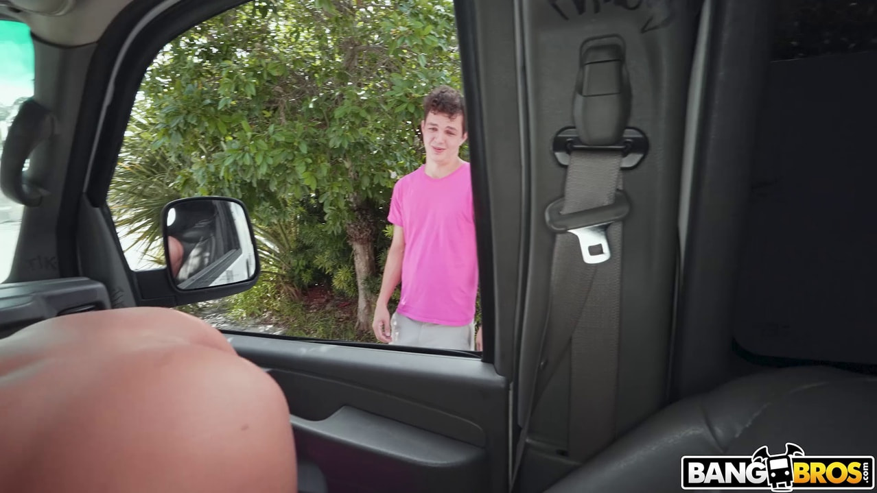 Bangbros 'Reverse Bus!' starring Slimthick Vic (Photo 910)