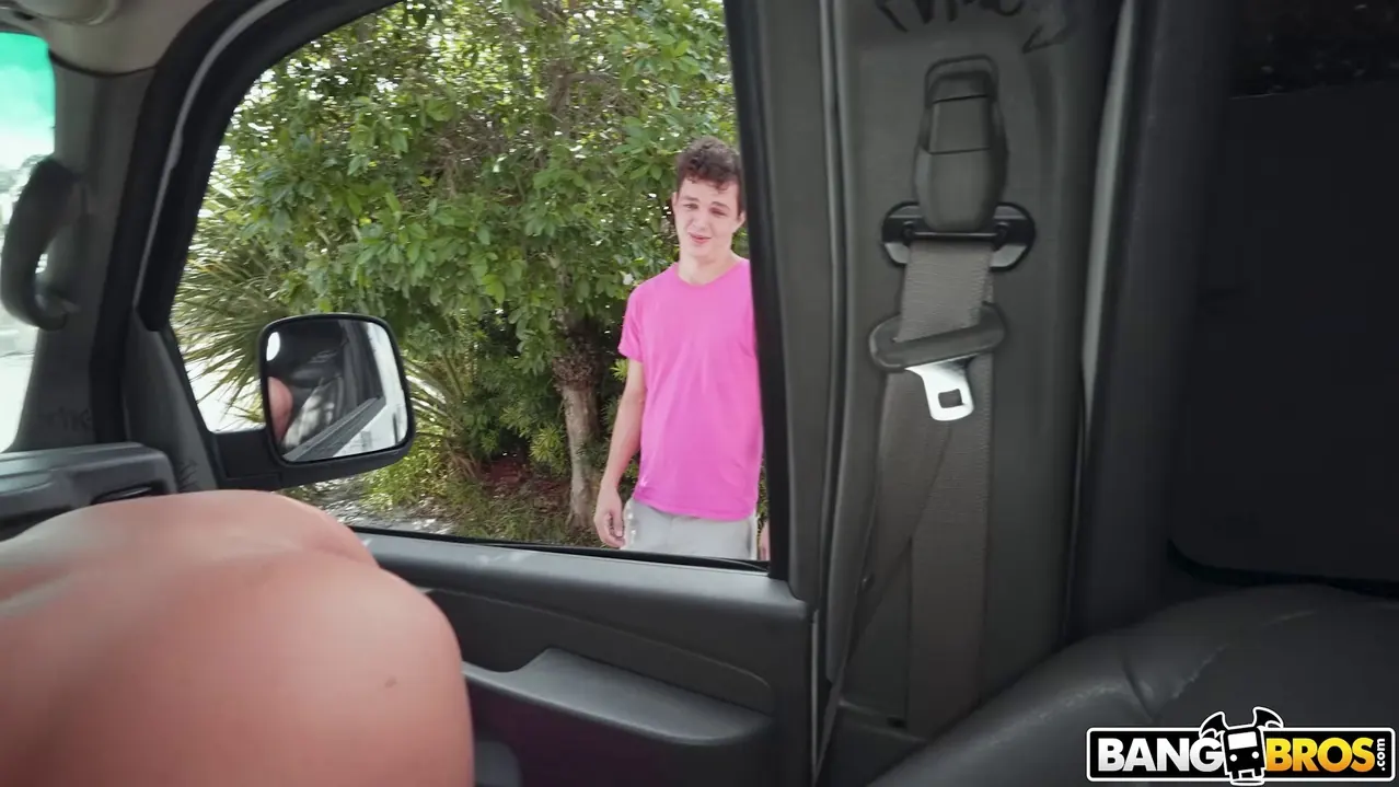 Bangbros 'Reverse Bus!' starring Slimthick Vic (Photo 910)