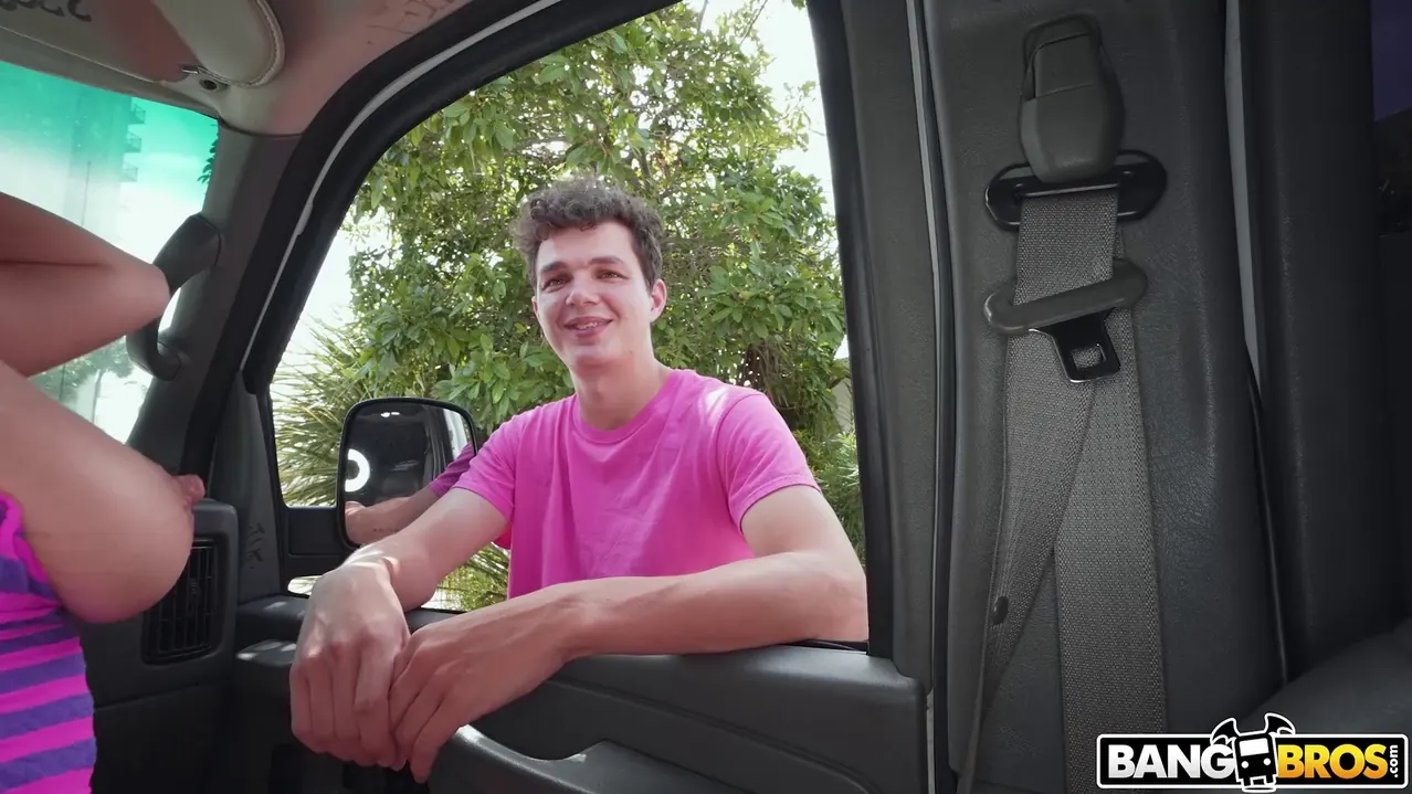 Bangbros 'Reverse Bus!' starring Slimthick Vic (Photo 980)