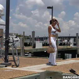 Sophia Castello en 'Bangbros' Me encantan las latinas con un culo enorme (Miniatura 4)