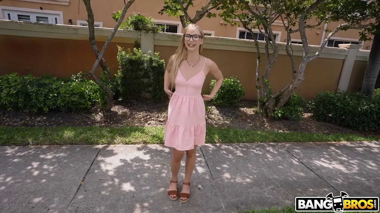 Stella Chiyoki en 'Rubia en el bus' from 'Bangbros' (foto 66) Bangbros 'Rubia en el bus' protagonizando Stella Chiyoki (foto 66)