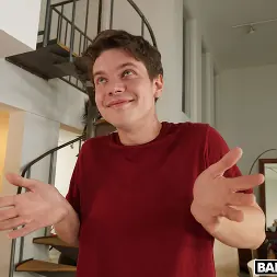 Stella Raee en 'Bangbros' Mueve ese trasero haciendo yoga (Miniatura 90)