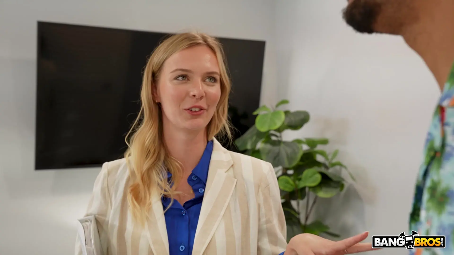 Bangbros 'A un agente inmobiliario le encanta el sexo anal' protagonizando Stella Sedona (foto 138)