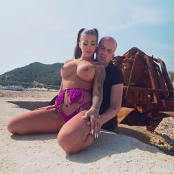 Susy Gala en 'Bangbros' Orgasmos en la playa (Miniatura 336)