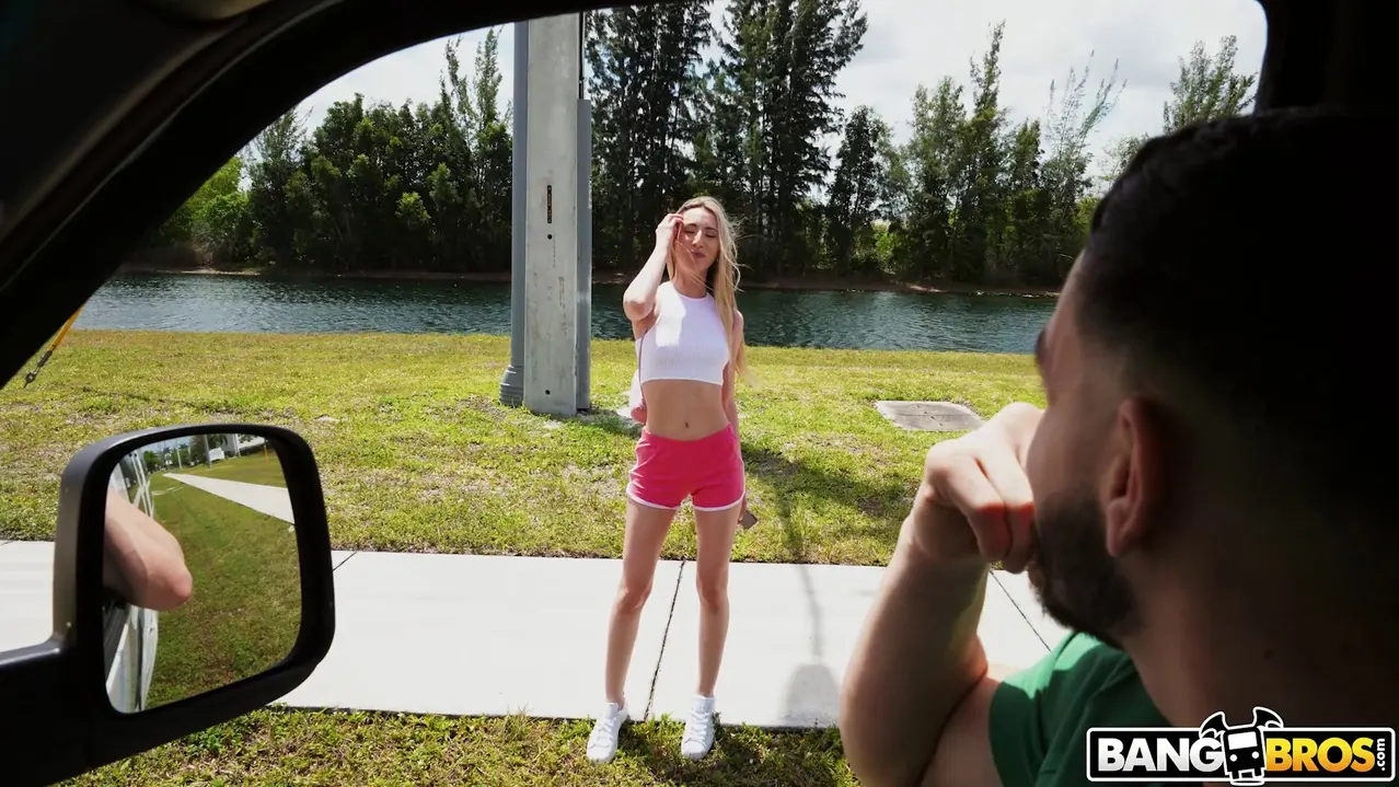 Sweet Sophia en 'El golpeteo de la dulce Sofía' from 'Bangbros' (foto 675) Bangbros 'El golpeteo de la dulce Sofía' protagonizando Sweet Sophia (foto 675)