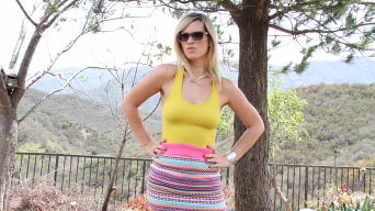 Tara Lynn Foxx en 'Anal profundo para una MILF rubia caliente'