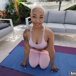 Thick Ass Daphne in 'Bangbros' Big Booty Covered In Oil (Thumbnail 42)