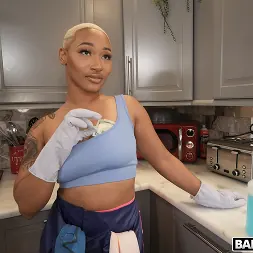 Thick Ass Daphne en El semen más espeso es el más rápido (foto 52) Thick Ass Daphne en 'Bangbros' El semen más espeso es el más rápido (Miniatura 52)