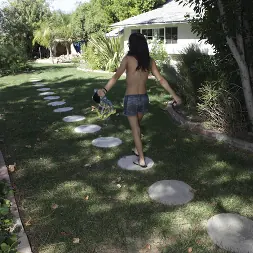 Tia Cyrus en Cinco pies de calor (foto 84) Tia Cyrus en 'Bangbros' Cinco pies de calor (Miniatura 84)