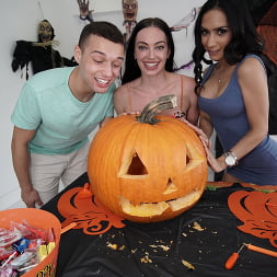 Tia Cyrus in 'Bangbros' Swalloween Treat (Thumbnail 1)