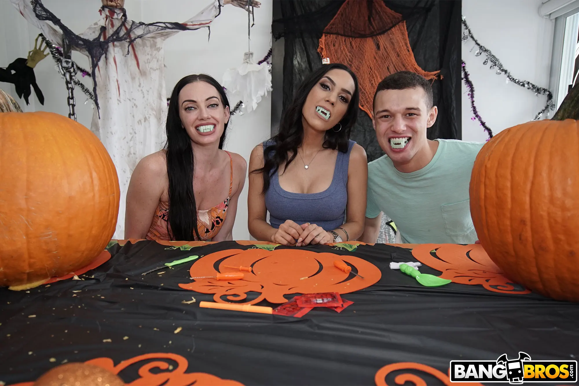 Bangbros 'Golosina para tragar' protagonizando Tia Cyrus (foto 92)