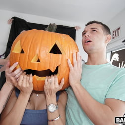Tia Cyrus in 'Bangbros' Swalloween Treat (Thumbnail 184)