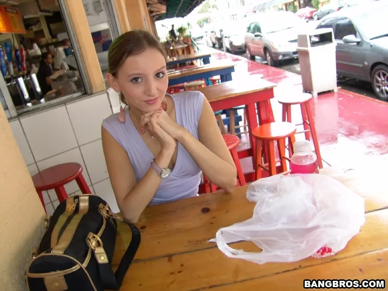 Tiffany Holiday en 'Monstruo del anal' from 'Bangbros' (foto 1) Bangbros 'Monstruo del anal' protagonizando Tiffany Holiday (foto 1)