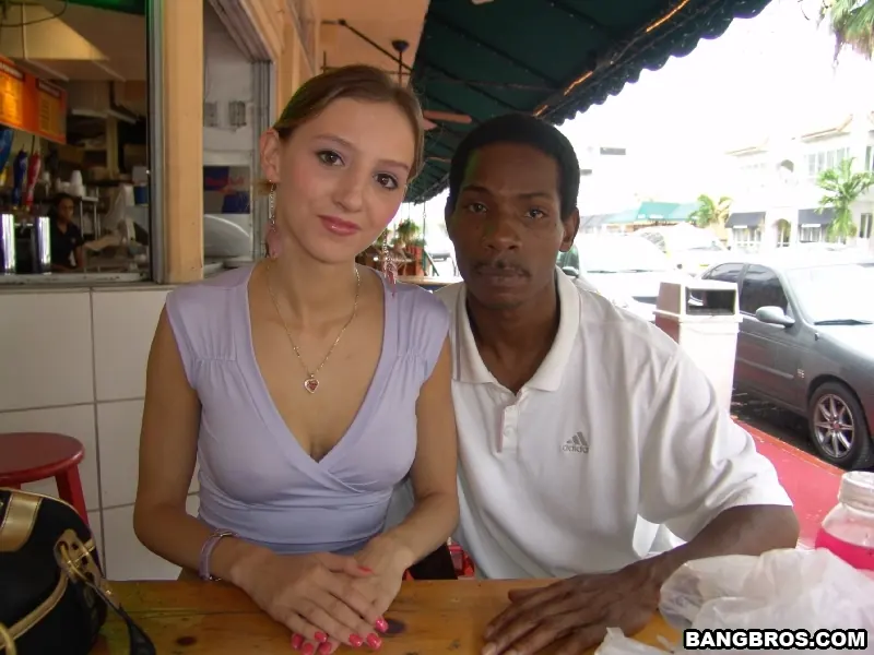 Tiffany Holiday en 'Monstruo del anal' from 'Bangbros' (foto 6) Bangbros 'Monstruo del anal' protagonizando Tiffany Holiday (foto 6)