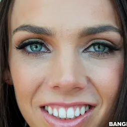 Tiffany Tyler en 'Bangbros' Cream's Her Pie (Miniatura 225)