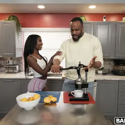 Tina Star en 'Bangbros' Ella quiere la enorme polla de su padrastro (Miniatura 18)